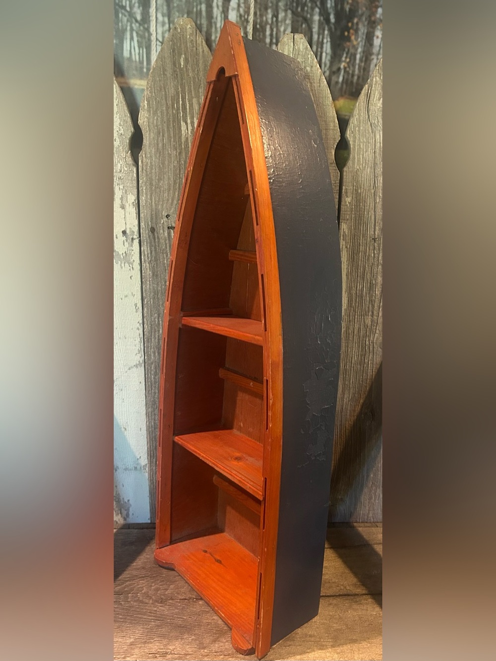 Boat-Shaped Display Shelf - Picture 2 of 12